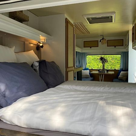Caravan Stadstuin Goedereede Let Op De Badkamer Moet Met Andere Gasten Gedeeld Worden Exterior foto