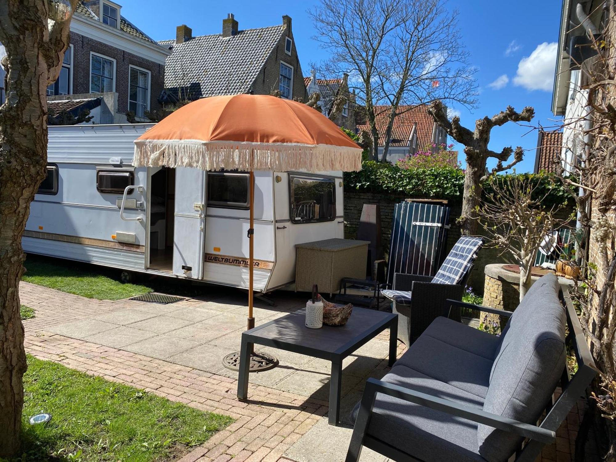 Caravan Stadstuin Goedereede Let Op De Badkamer Moet Met Andere Gasten Gedeeld Worden Exterior foto