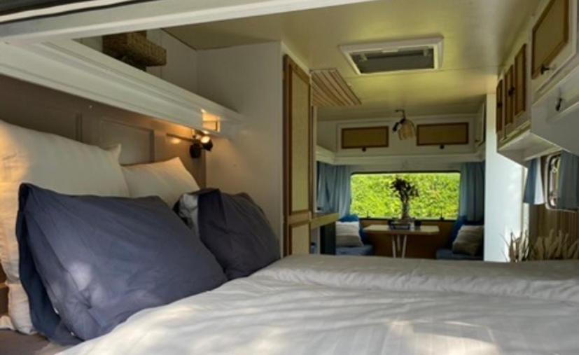 Caravan Stadstuin Goedereede Let Op De Badkamer Moet Met Andere Gasten Gedeeld Worden Exterior foto